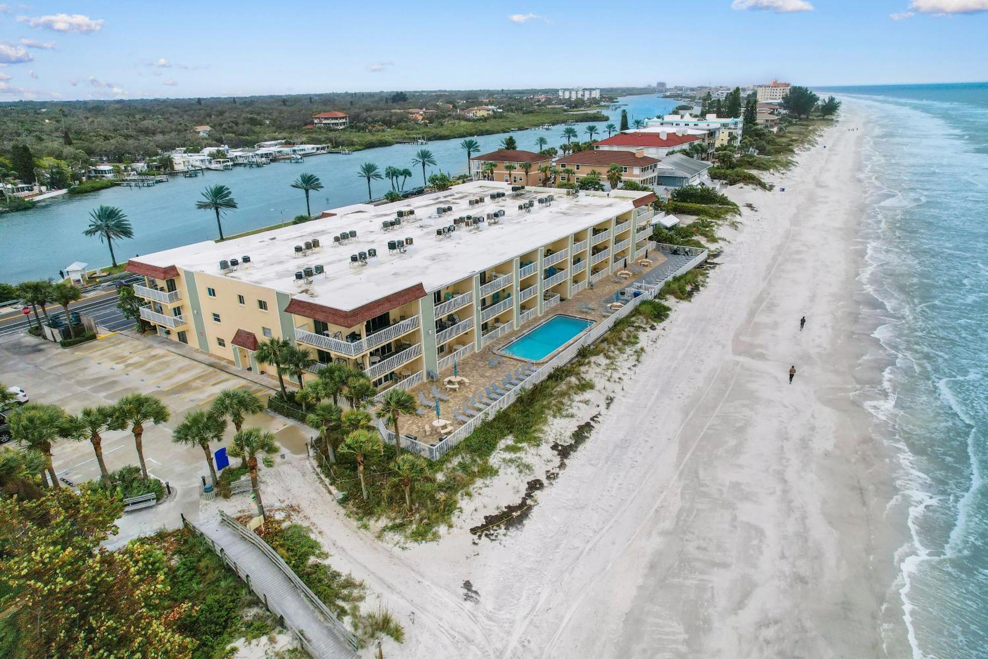 Fifty Gulfside Condominiums 클리어워터 비치 외부 사진